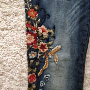 Driftwood embroidered Marilyn floral jeans